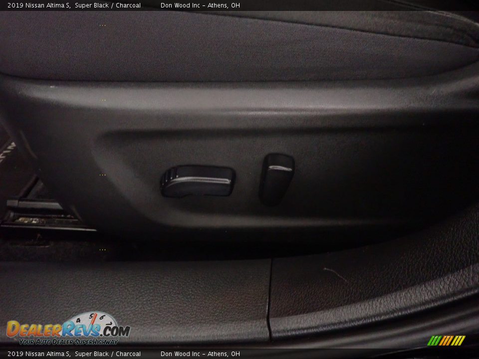 2019 Nissan Altima S Super Black / Charcoal Photo #23