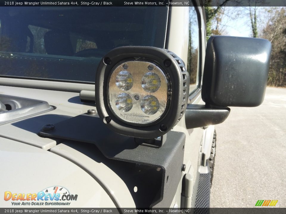 2018 Jeep Wrangler Unlimited Sahara 4x4 Sting-Gray / Black Photo #10