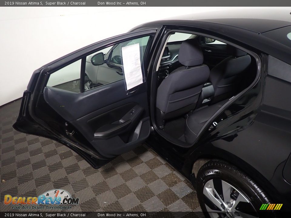2019 Nissan Altima S Super Black / Charcoal Photo #34