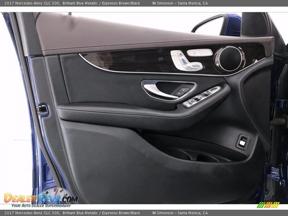 Door Panel of 2017 Mercedes-Benz GLC 300 Photo #25