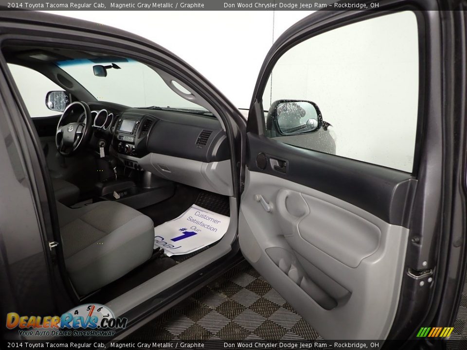 2014 Toyota Tacoma Regular Cab Magnetic Gray Metallic / Graphite Photo #17