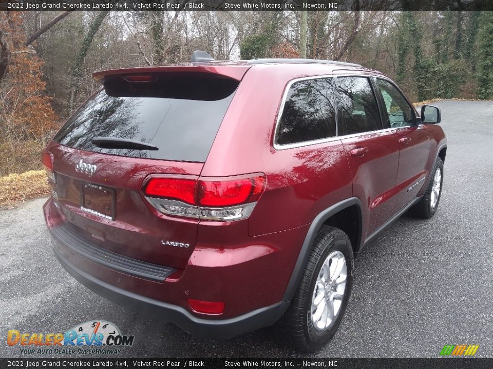 2022 Jeep Grand Cherokee Laredo 4x4 Velvet Red Pearl / Black Photo #6