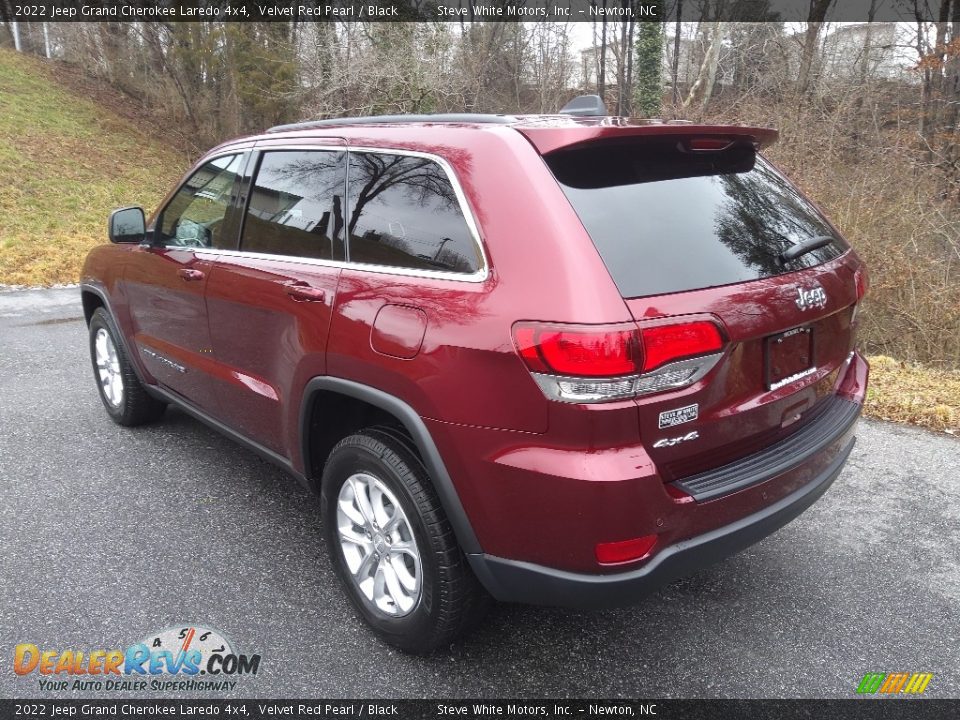 2022 Jeep Grand Cherokee Laredo 4x4 Velvet Red Pearl / Black Photo #8