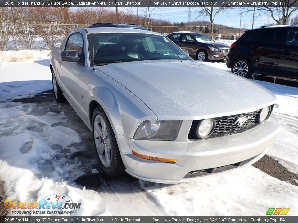 2005 Ford Mustang GT Deluxe Coupe Satin Silver Metallic / Dark Charcoal Photo #2