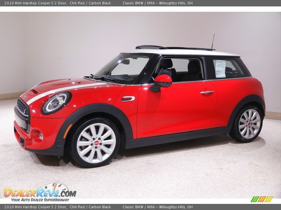 Front 3/4 View of 2019 Mini Hardtop Cooper S 2 Door Photo #3