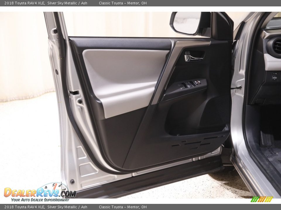 2018 Toyota RAV4 XLE Silver Sky Metallic / Ash Photo #4