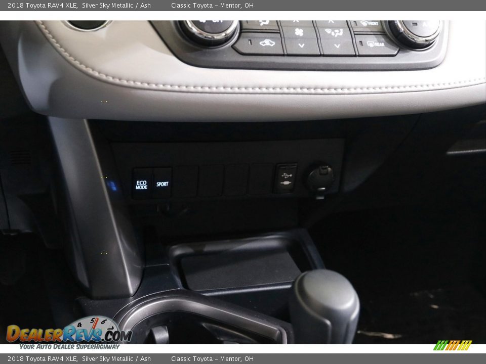 2018 Toyota RAV4 XLE Silver Sky Metallic / Ash Photo #12
