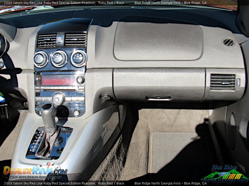 Dashboard of 2009 Saturn Sky Red Line Ruby Red Special Edition Roadster Photo #14