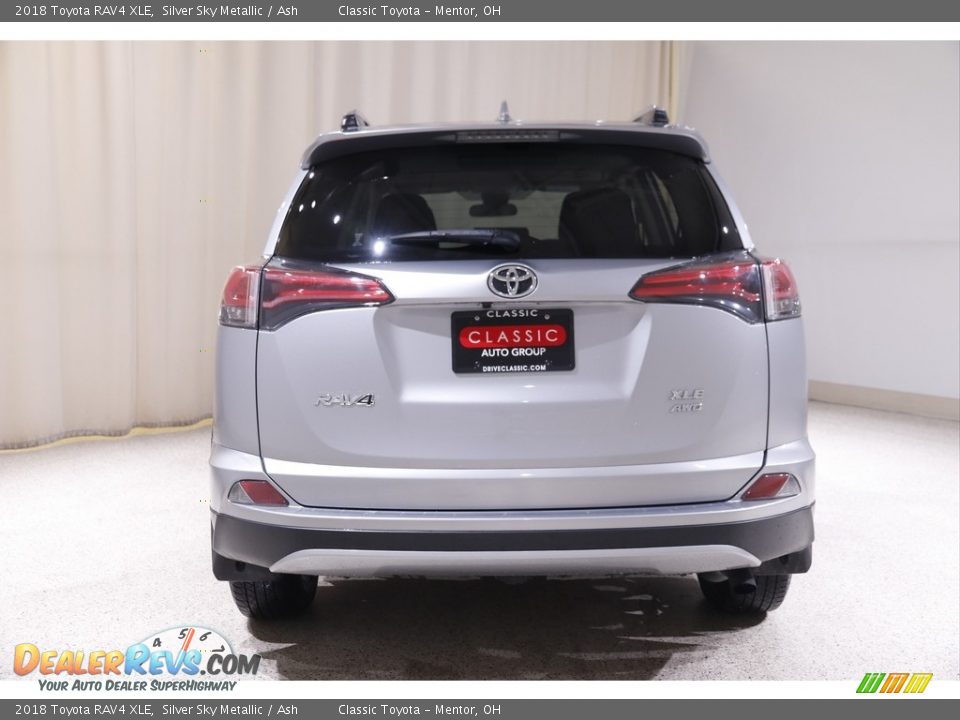 2018 Toyota RAV4 XLE Silver Sky Metallic / Ash Photo #17