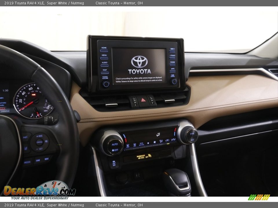 Controls of 2019 Toyota RAV4 XLE Photo #9