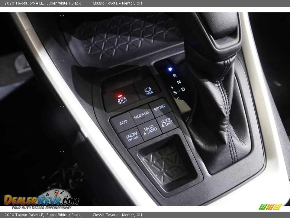 2020 Toyota RAV4 LE Super White / Black Photo #13