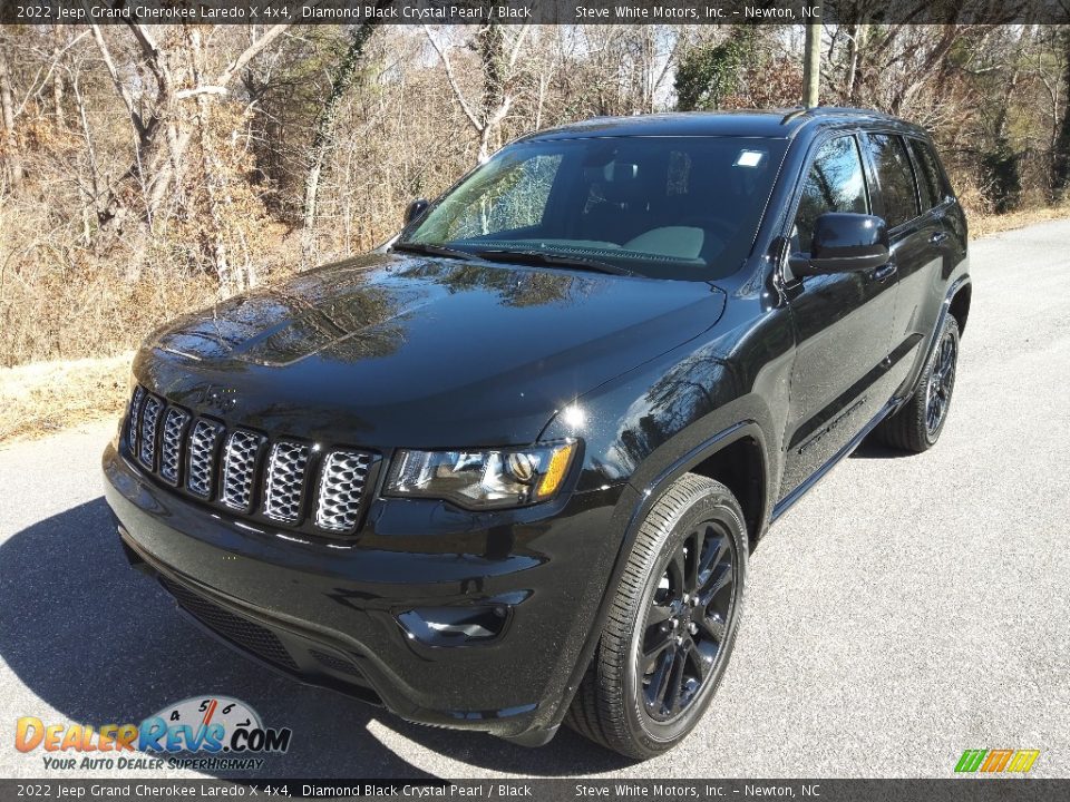 2022 Jeep Grand Cherokee Laredo X 4x4 Diamond Black Crystal Pearl / Black Photo #2