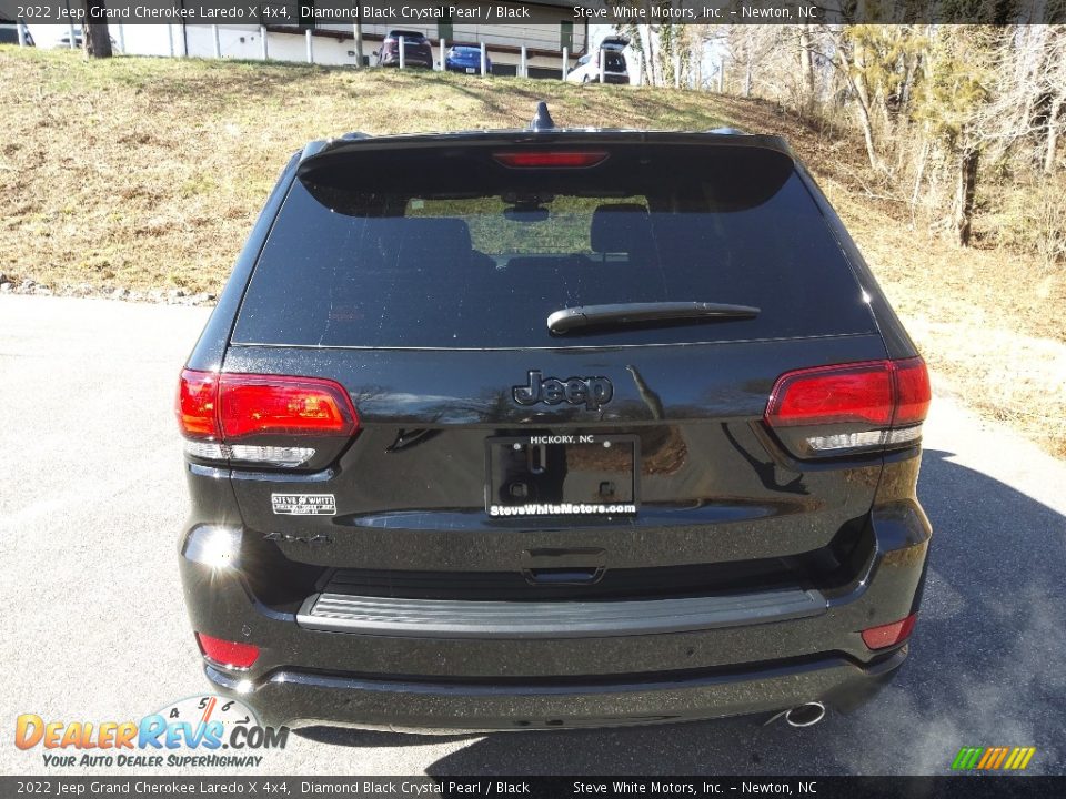 2022 Jeep Grand Cherokee Laredo X 4x4 Diamond Black Crystal Pearl / Black Photo #7