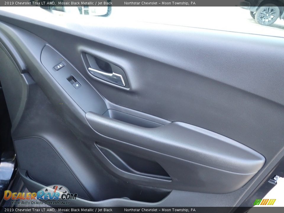 2019 Chevrolet Trax LT AWD Mosaic Black Metallic / Jet Black Photo #17