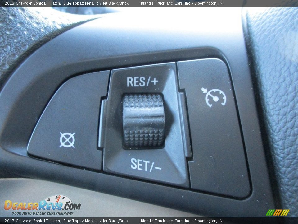 Controls of 2013 Chevrolet Sonic LT Hatch Photo #15