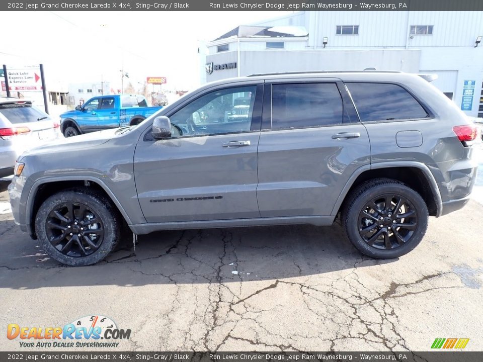 Sting-Gray 2022 Jeep Grand Cherokee Laredo X 4x4 Photo #2