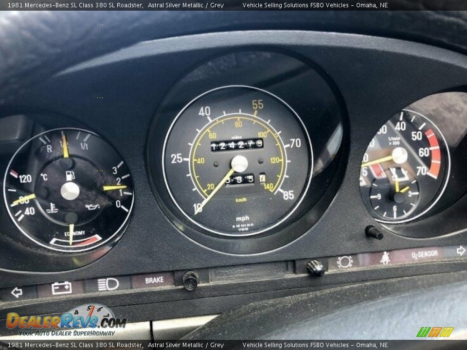 1981 Mercedes-Benz SL Class 380 SL Roadster Gauges Photo #2