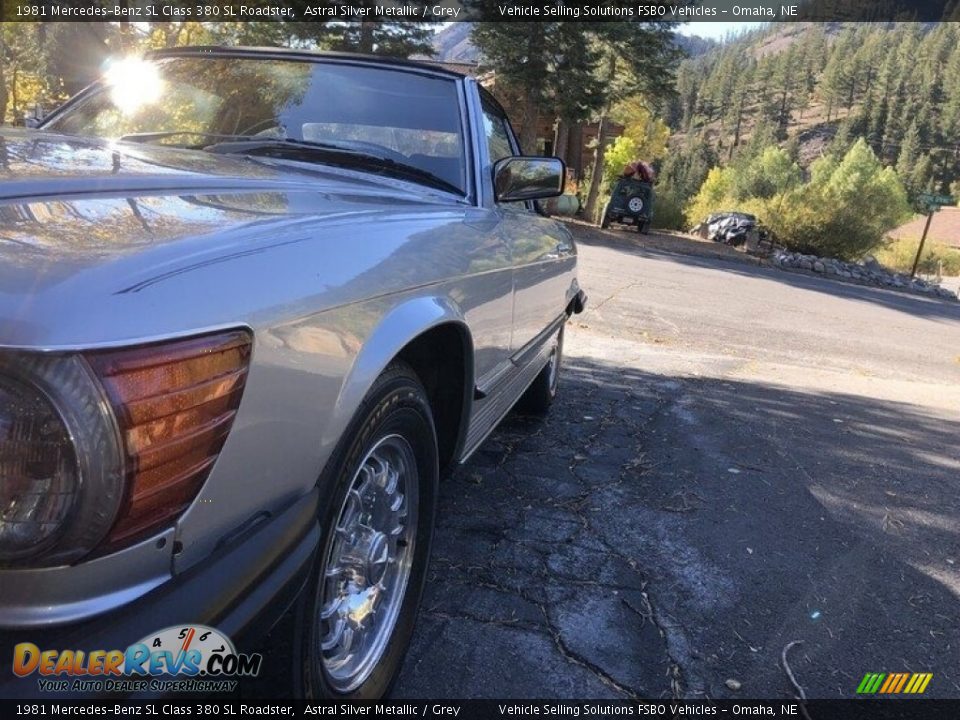 1981 Mercedes-Benz SL Class 380 SL Roadster Astral Silver Metallic / Grey Photo #11