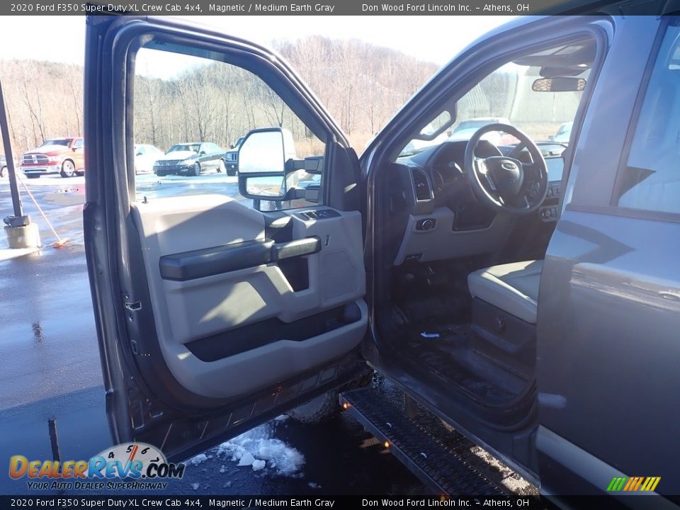 2020 Ford F350 Super Duty XL Crew Cab 4x4 Magnetic / Medium Earth Gray Photo #19