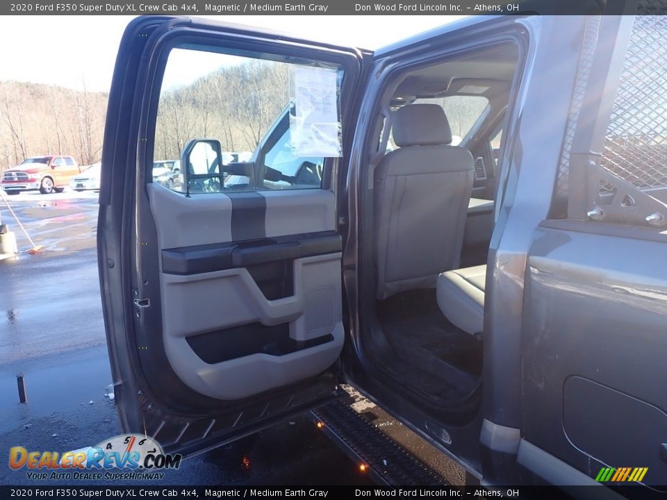 2020 Ford F350 Super Duty XL Crew Cab 4x4 Magnetic / Medium Earth Gray Photo #34