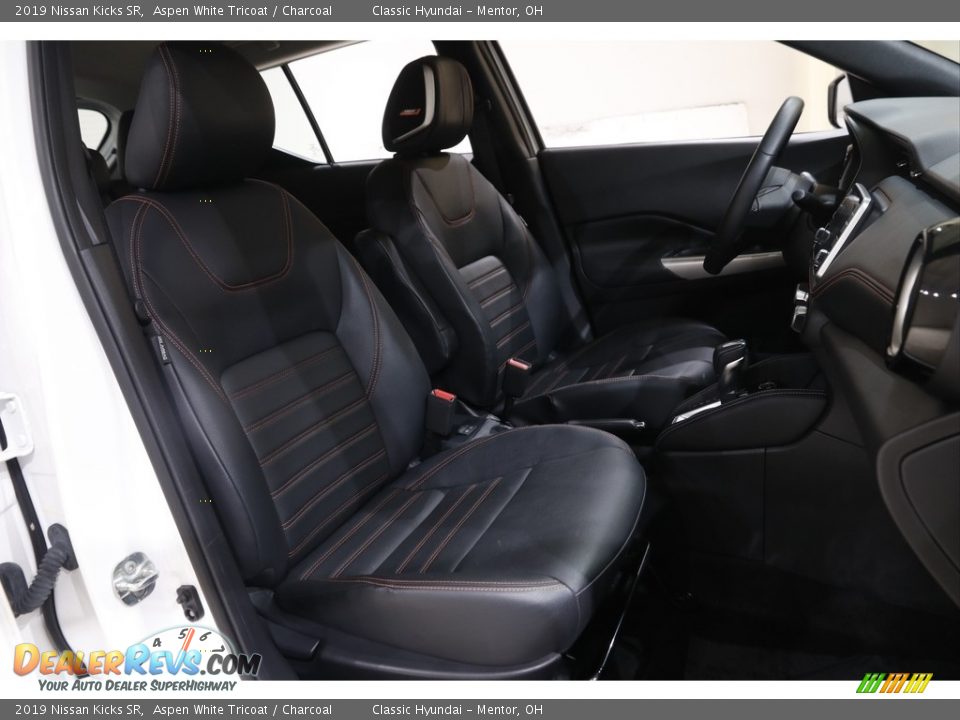 2019 Nissan Kicks SR Aspen White Tricoat / Charcoal Photo #17