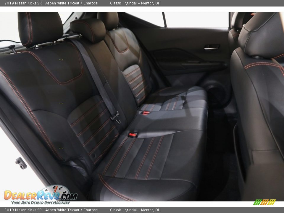 2019 Nissan Kicks SR Aspen White Tricoat / Charcoal Photo #18