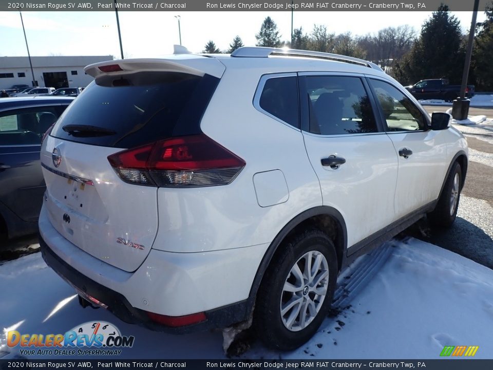 2020 Nissan Rogue SV AWD Pearl White Tricoat / Charcoal Photo #4