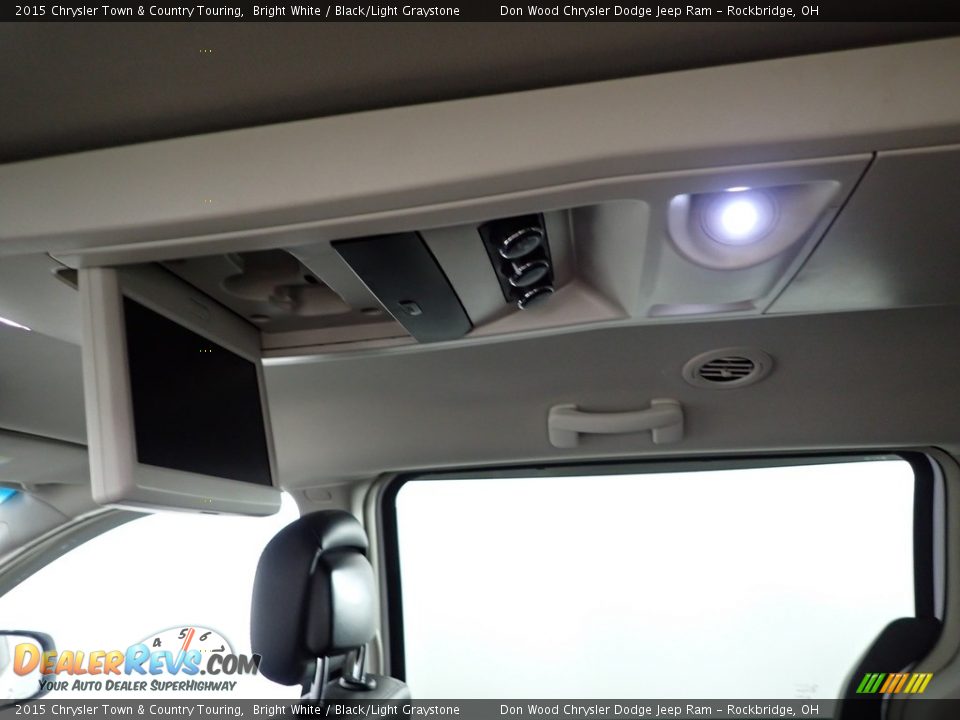 2015 Chrysler Town & Country Touring Bright White / Black/Light Graystone Photo #3