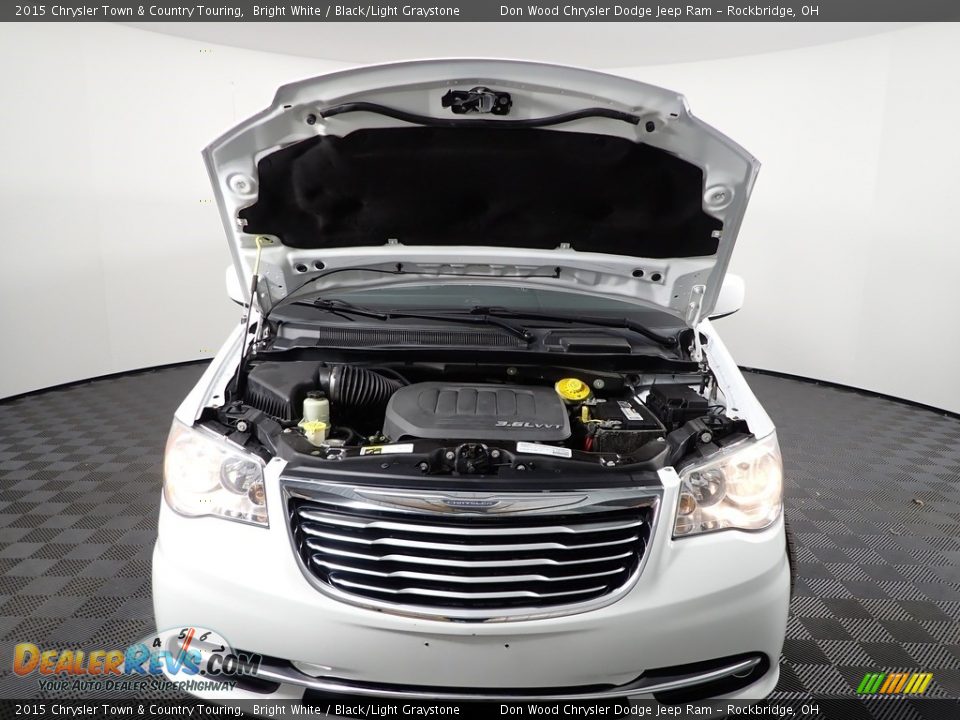2015 Chrysler Town & Country Touring Bright White / Black/Light Graystone Photo #6