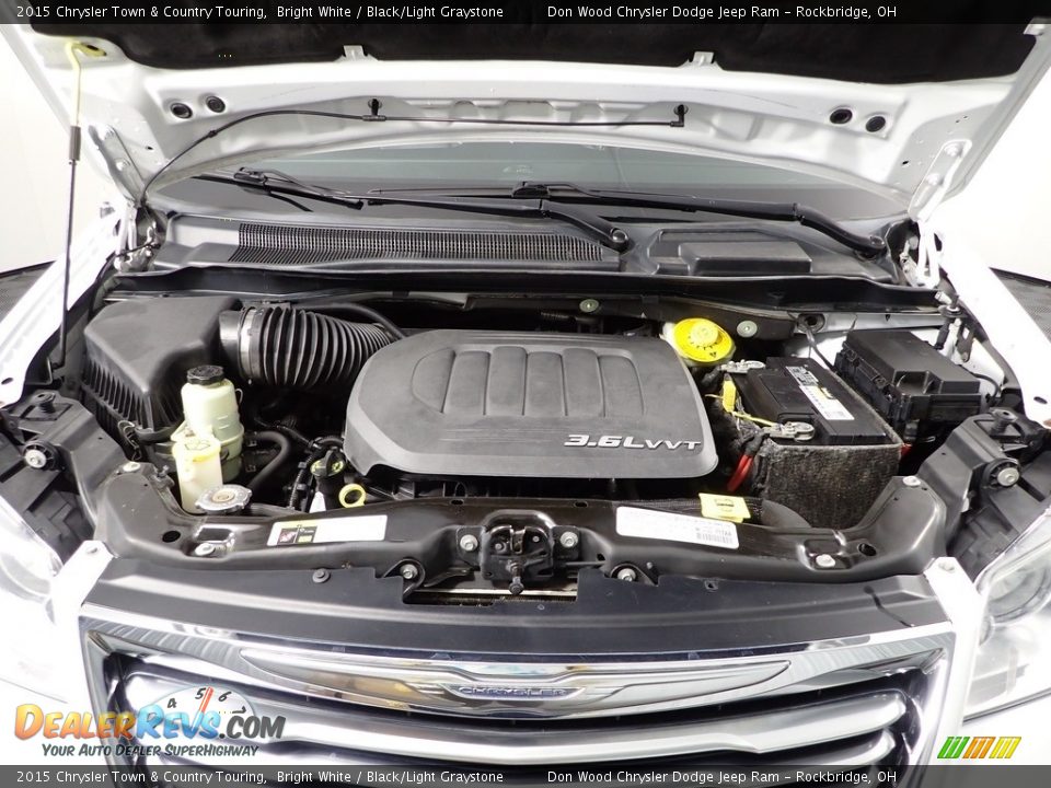 2015 Chrysler Town & Country Touring Bright White / Black/Light Graystone Photo #7