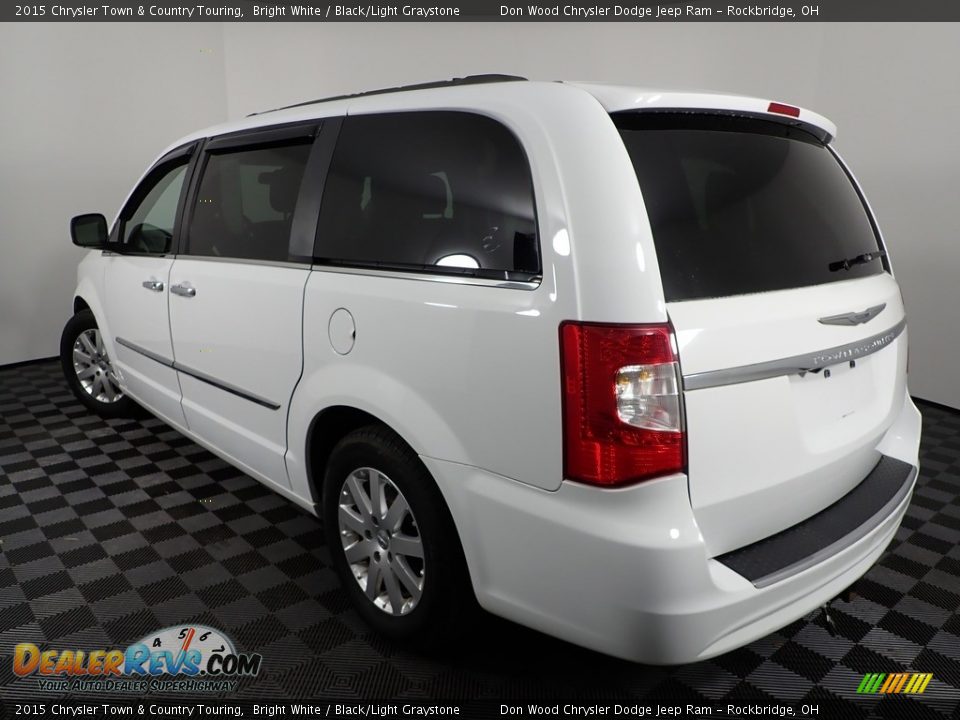 2015 Chrysler Town & Country Touring Bright White / Black/Light Graystone Photo #10