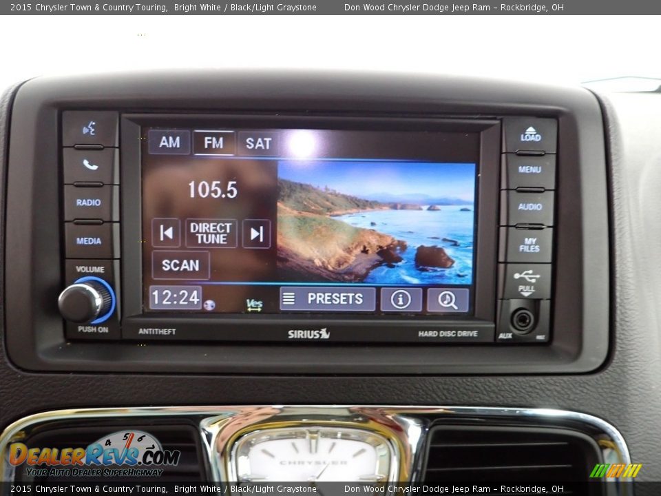 2015 Chrysler Town & Country Touring Bright White / Black/Light Graystone Photo #23