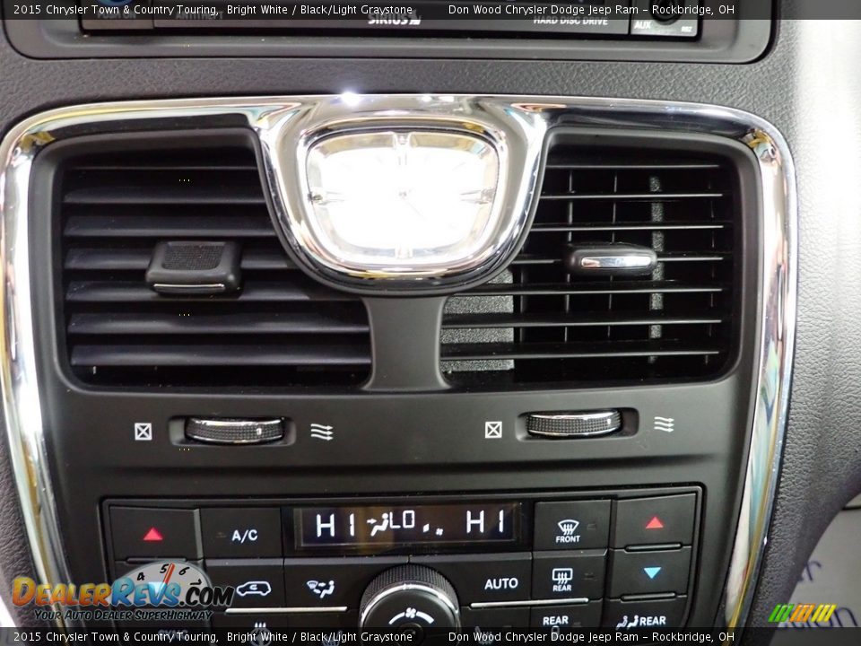 2015 Chrysler Town & Country Touring Bright White / Black/Light Graystone Photo #24