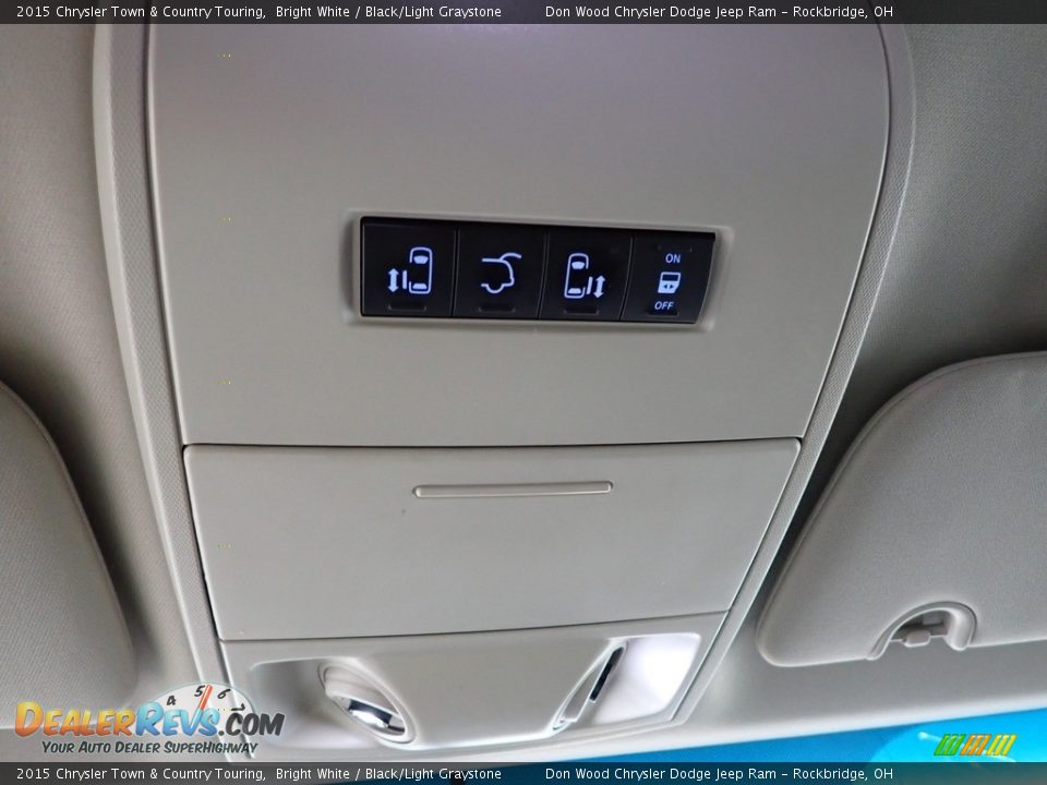 2015 Chrysler Town & Country Touring Bright White / Black/Light Graystone Photo #30