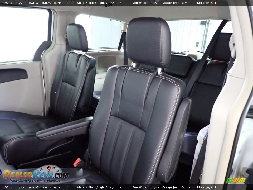 2015 Chrysler Town & Country Touring Bright White / Black/Light Graystone Photo #32