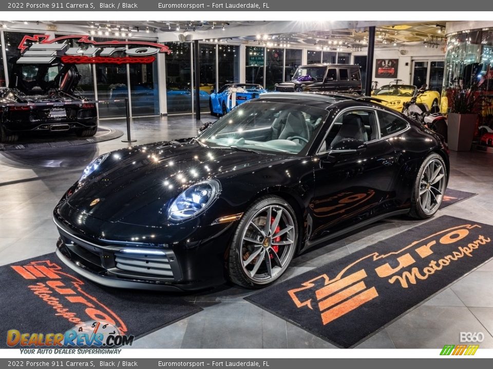 Front 3/4 View of 2022 Porsche 911 Carrera S Photo #2