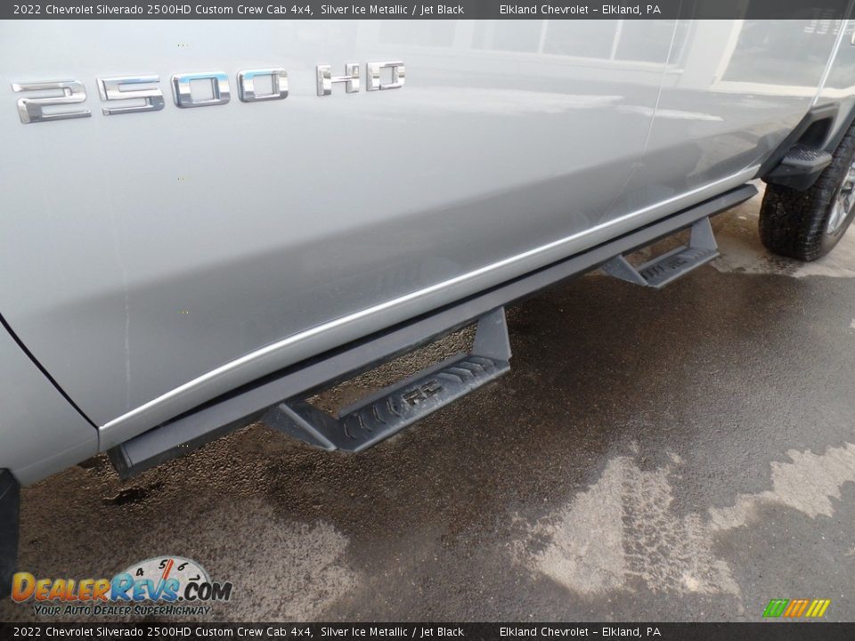 2022 Chevrolet Silverado 2500HD Custom Crew Cab 4x4 Silver Ice Metallic / Jet Black Photo #14