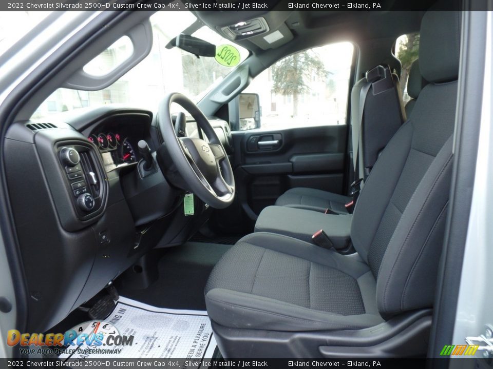 Front Seat of 2022 Chevrolet Silverado 2500HD Custom Crew Cab 4x4 Photo #19