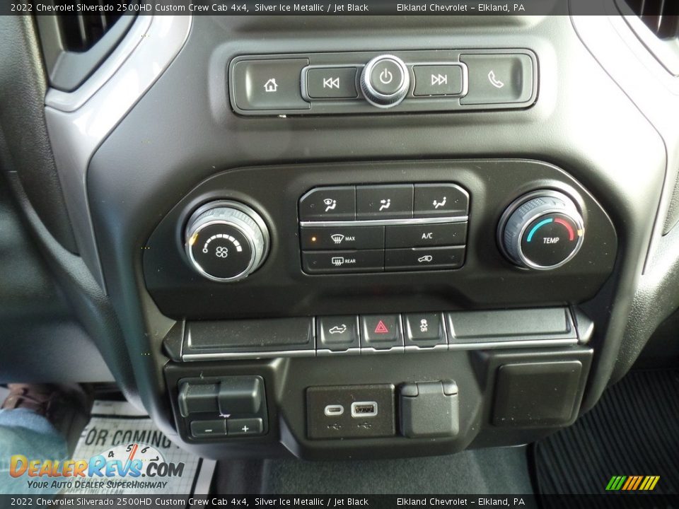 Controls of 2022 Chevrolet Silverado 2500HD Custom Crew Cab 4x4 Photo #29