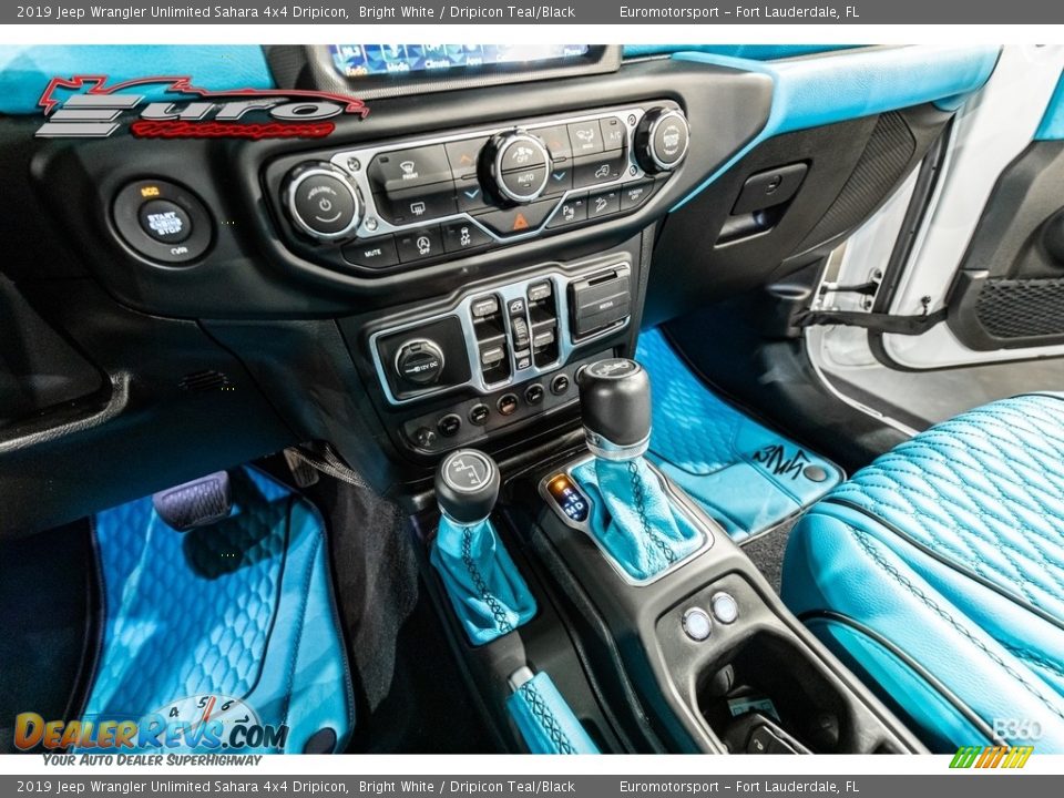 2019 Jeep Wrangler Unlimited Sahara 4x4 Dripicon Bright White / Dripicon Teal/Black Photo #22