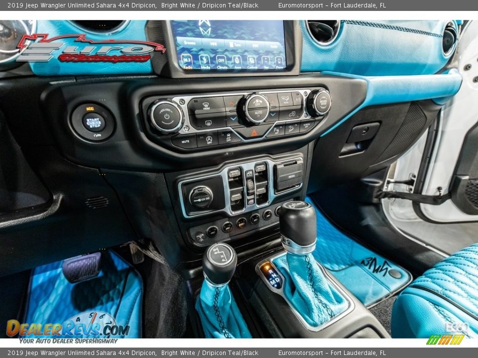 2019 Jeep Wrangler Unlimited Sahara 4x4 Dripicon Bright White / Dripicon Teal/Black Photo #25