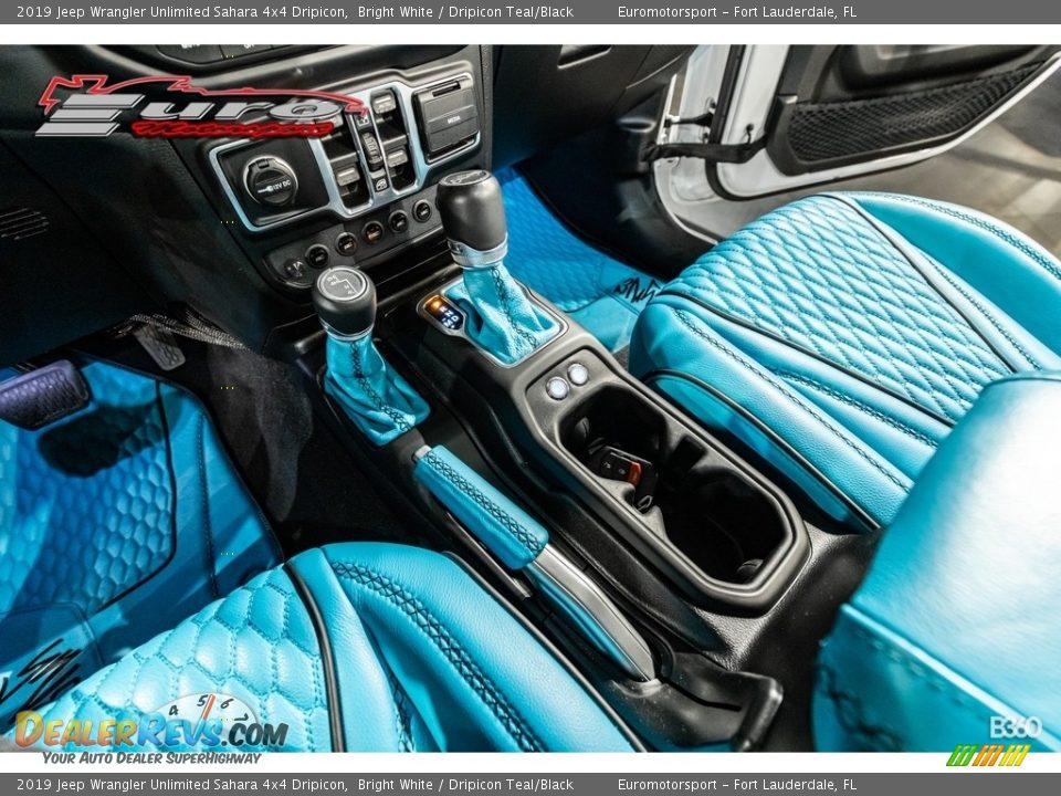 2019 Jeep Wrangler Unlimited Sahara 4x4 Dripicon Bright White / Dripicon Teal/Black Photo #26