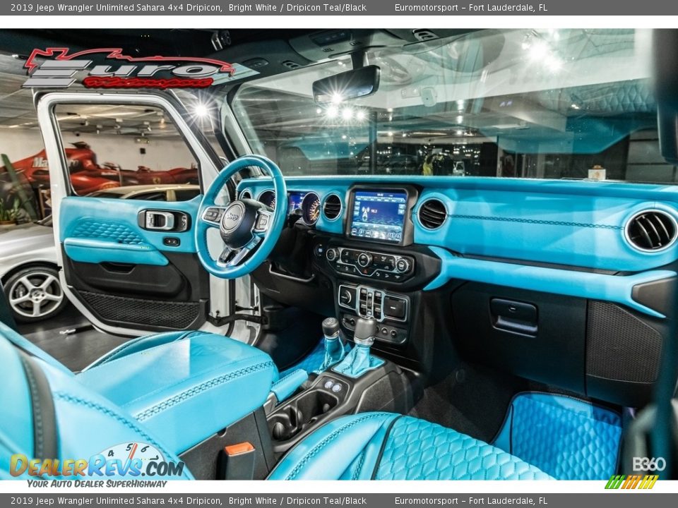 2019 Jeep Wrangler Unlimited Sahara 4x4 Dripicon Bright White / Dripicon Teal/Black Photo #29