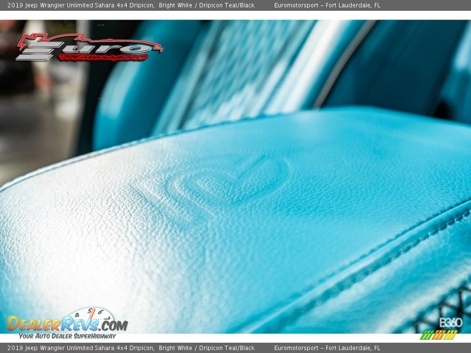 2019 Jeep Wrangler Unlimited Sahara 4x4 Dripicon Bright White / Dripicon Teal/Black Photo #30