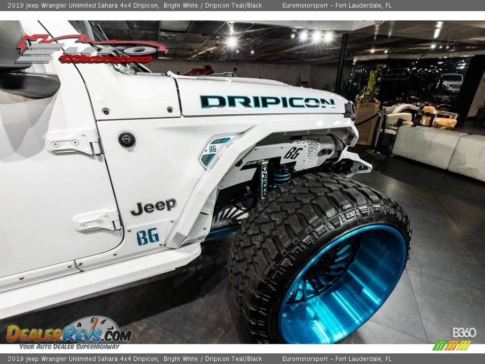 2019 Jeep Wrangler Unlimited Sahara 4x4 Dripicon Bright White / Dripicon Teal/Black Photo #31