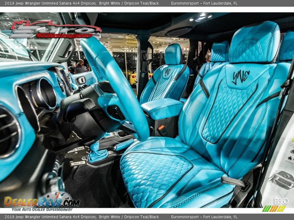 2019 Jeep Wrangler Unlimited Sahara 4x4 Dripicon Bright White / Dripicon Teal/Black Photo #32