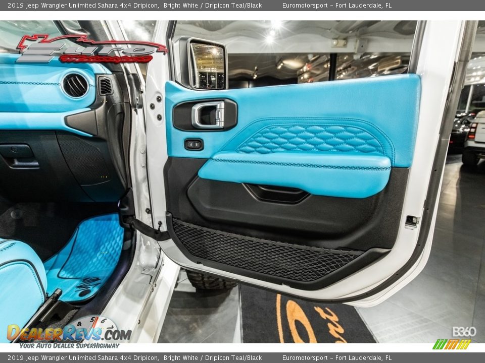 2019 Jeep Wrangler Unlimited Sahara 4x4 Dripicon Bright White / Dripicon Teal/Black Photo #35