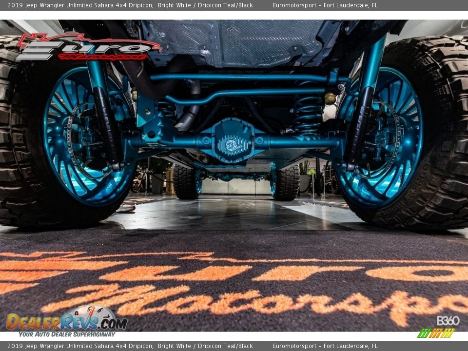 2019 Jeep Wrangler Unlimited Sahara 4x4 Dripicon Bright White / Dripicon Teal/Black Photo #44