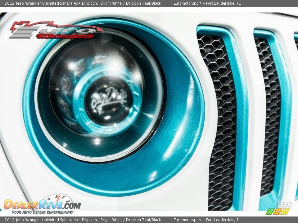 2019 Jeep Wrangler Unlimited Sahara 4x4 Dripicon Bright White / Dripicon Teal/Black Photo #47