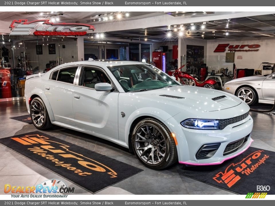 Front 3/4 View of 2021 Dodge Charger SRT Hellcat Widebody Photo #8